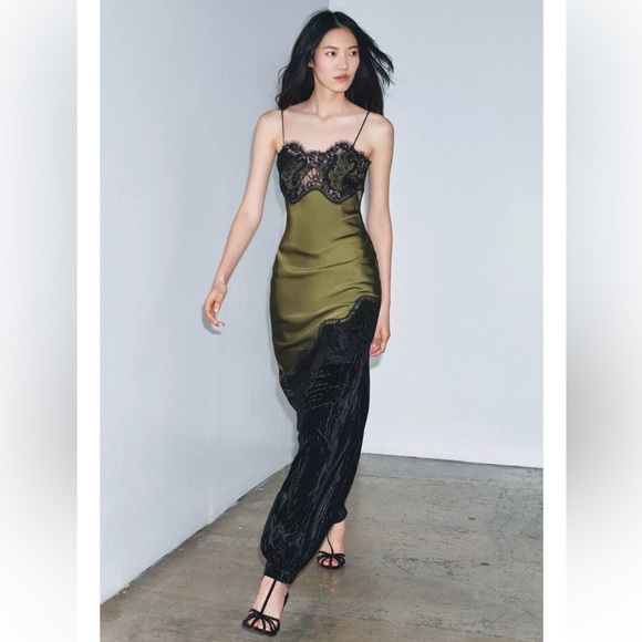 ❗️LAST CHANCE❗️ITEM WILL BE REMOVED SOON❗️ZARA ASYMM. SATIN EFFECT LACE DRESS - Picture 8 of 9